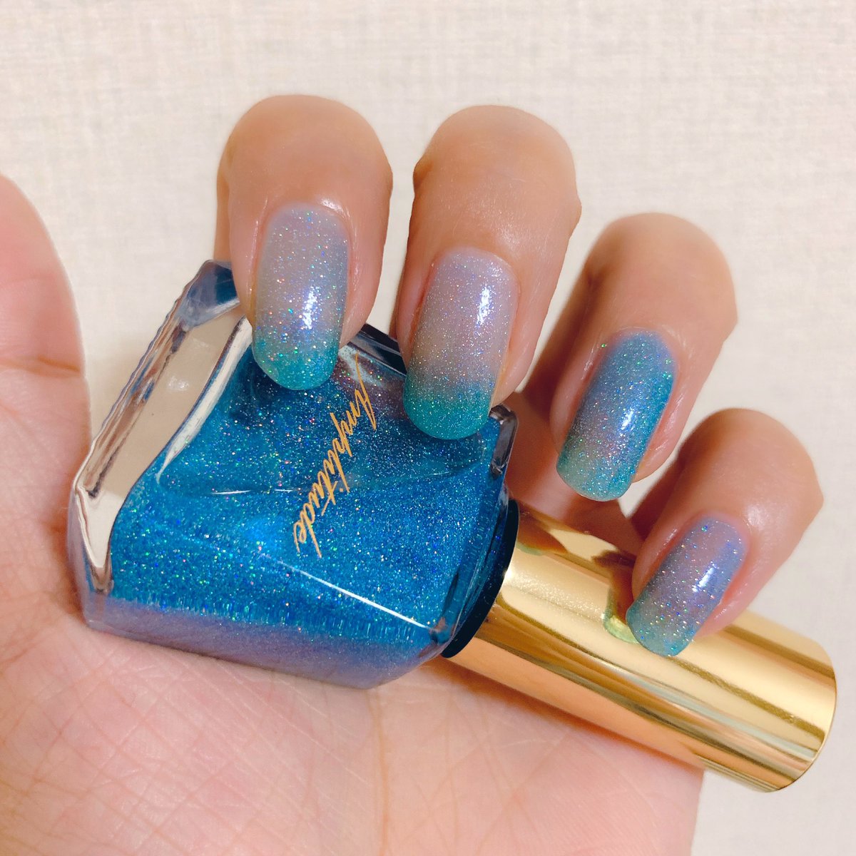 くろねこ 爪が伸びたから切る 前に色々塗る ラムネネイルはほんと可愛いよ グラデーションも簡単 一度塗りも二度塗り も可愛い この夏ペディキュアによくしたな イエローゴールドもまた欲しいな