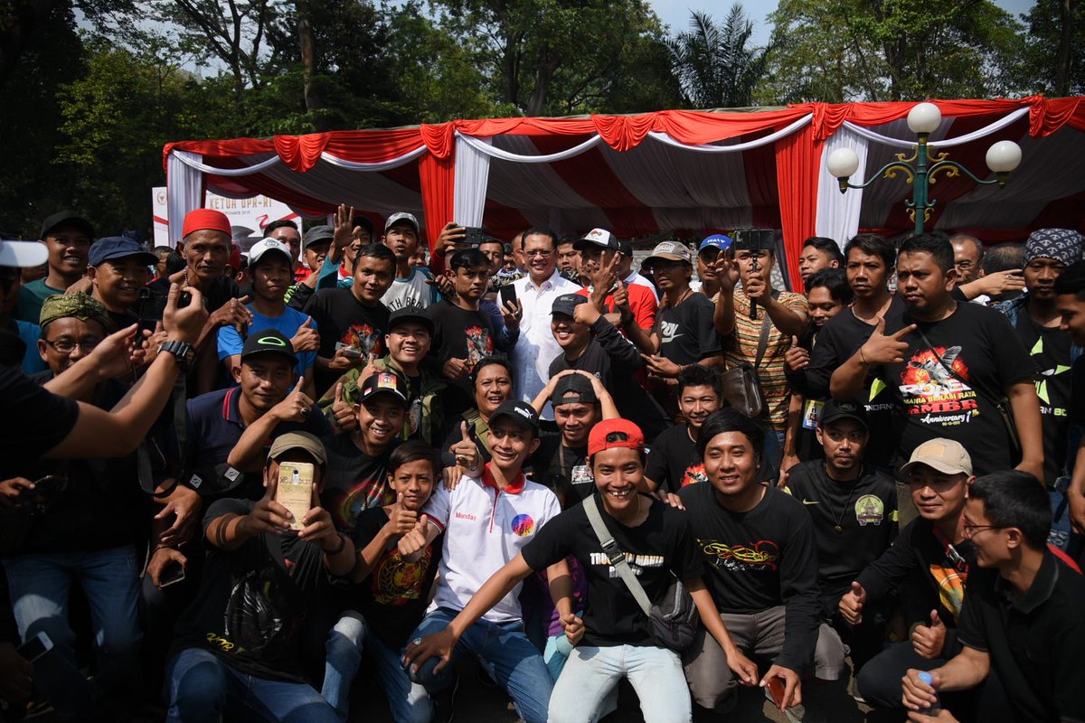 DPR_RI's tweet photo. Pameran dan Lomba Burung Berkicau "Piala Ketua DPR RI", di Kompleks Parlemen Senayan, Jakarta, Minggu, 15 September 2019. #HUT74DPR #74TahunDPR https://t.co/qr0msQCD77