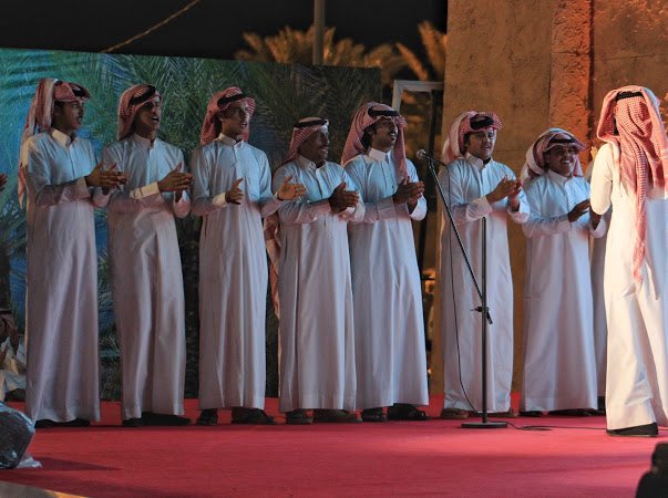 sefribisha's tweet photo. مراكز غرب بيشة وبلدياتها تشارك بالعديد من البرامج والفعاليات ضمن ليالي #مهرجان_صفري_بيشة_2019
#مهرجان_صفري_بيشه https://t.co/H8KAykAsMF