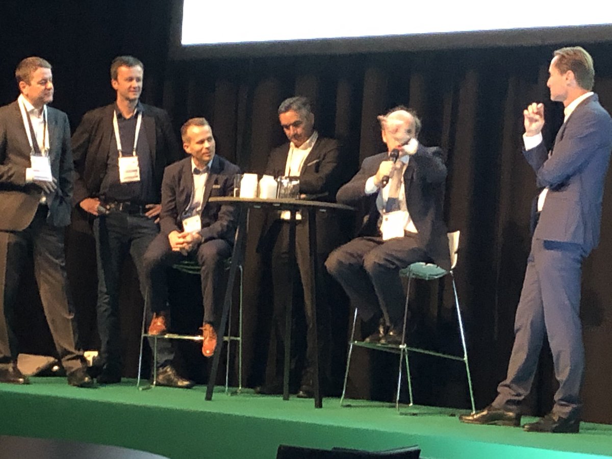 BaanCarla's tweet photo. Tips and tricks about how to get your    Manuscript published. Editors of TI ...... but where are the young talented women .... girl power @womenintx #ESOT2019 https://t.co/gGbg2swOoI