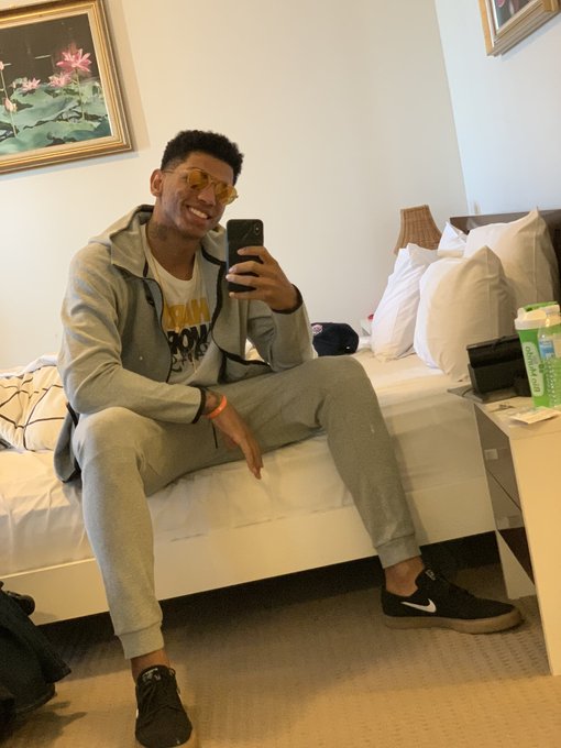 Vou postar uma aqui tamb&eacute;m 😬😎🇦🇺 https://t.co/M0aM0cp7VL<a href="/tag/newprofilepic"class="tags"><span>#newprofilepic</span></a>