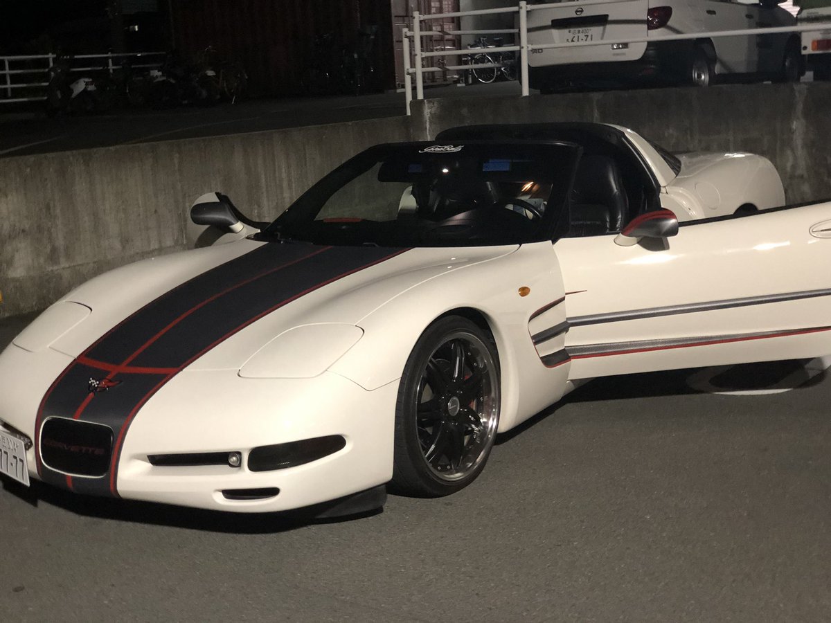 Syuma0215's tweet photo. 20歳でコルベットc5納車しました!
こんなに最高な車に乗れて幸せです
これからのアメ車LIFE全力で楽しみたいと思います!!!
#シボレー#コルベット#納車#スーパーカー#車好き#アメ車乗り#クーペ#V8 https://t.co/sxXeLCOhzQ