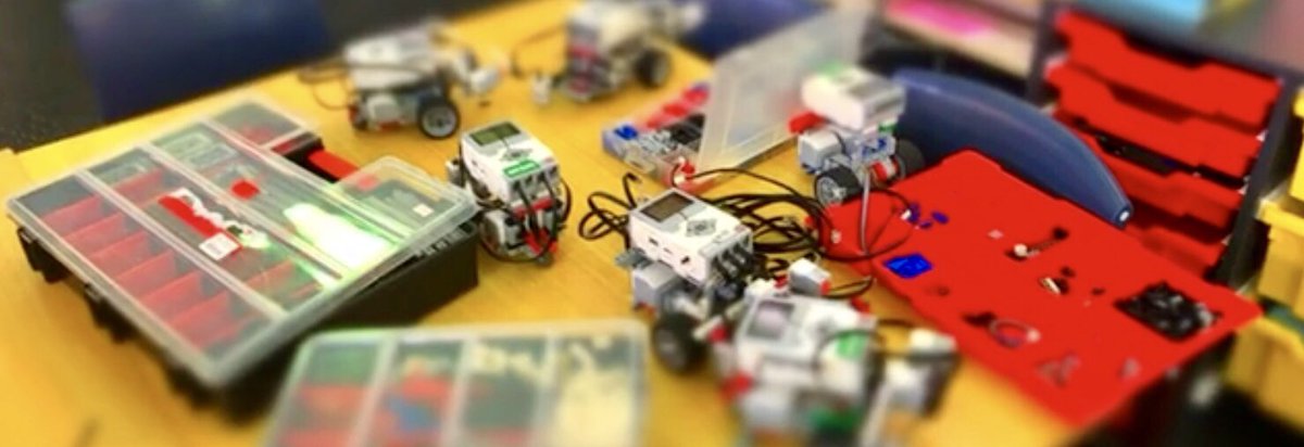 M_C_Henstock's tweet photo. Year 9 iSTEM class @WileyParkGirls prepping the robots for our STEM collaboration with @LakembaPS focussing this session on programming ultra-sonic distance sensors @Harding7Lauren @debbieagapitos #futurefocussedlearning #STEM @NSWEducation @teachNSW https://t.co/7jSrEnM8vf