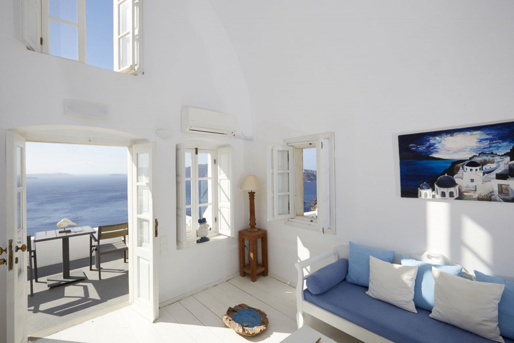 atrinaae's tweet photo. Timeless #Cycladic architecture 💙💙💙! #atrinacanava #santorini #atrinasantorini #oia #oiasantorini https://t.co/C1BqPtQc2Y
