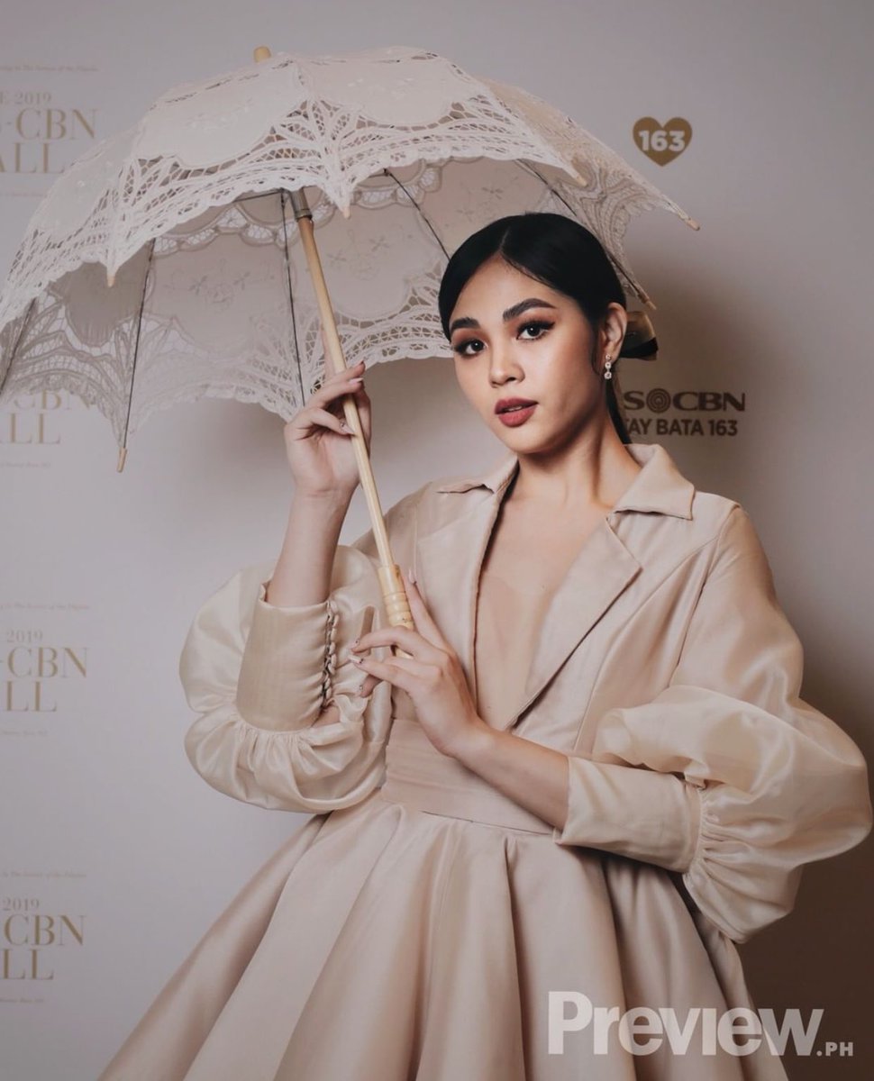 joshnellavisual's tweet photo. A dalagang pilipina while being harana by a binatang pilipino. 

#ABSCBNBaII2019 @superjanella @iamjoshuagarcia https://t.co/U2GLTB6jA8