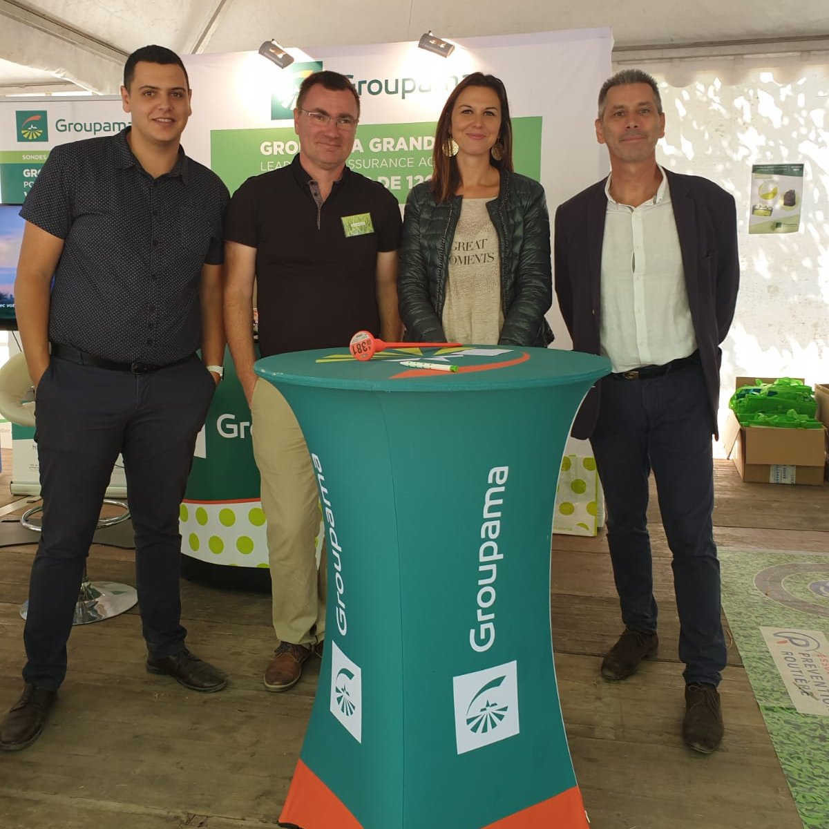 quanturi's tweet photo. La Meurthe-et-Moselle, le département francais le plus sécurisé contre les feux de fourrage ! Bravo à toute l'équipe Groupama pour son formidale travail de prévention auprès des agriculteurs. Photo : Steven Baril, Christophe Cornu, Laetitia Bathelemy et Frédéric Chevreux #HAYTECH https://t.co/35J0FSK7Cp