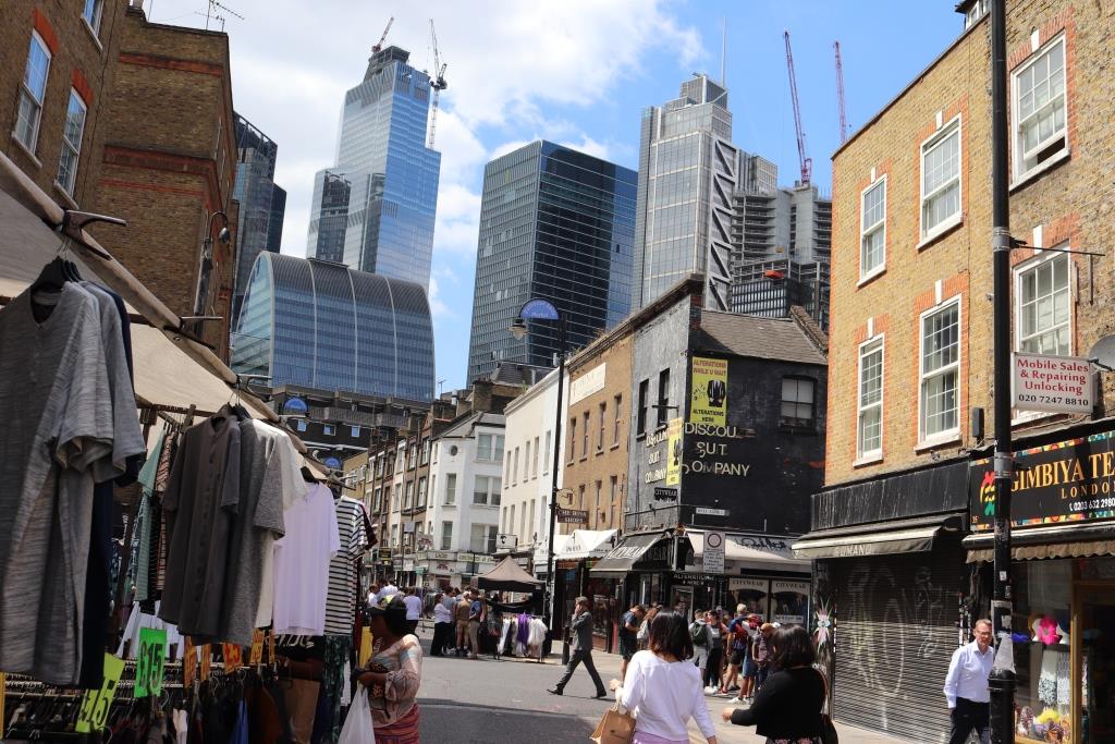 HE_LondonAdvice's tweet photo. Well done to @TowerHamletsNow for a strong proposal to improve Wentworth Street

One of 69 #HistoricHighStreets in England set to receive a share of the £95m heritage fund

@rushanaraali

https://t.co/63qdPQcqJc https://t.co/yYxYrQd1H4