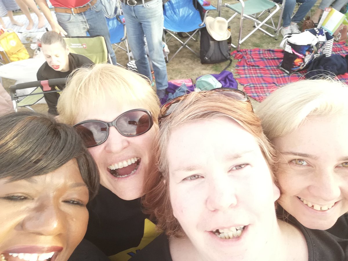 ChesterBunnynut's tweet photo. Fantastic day at #bbcpromsinthepark yesterday as a proud #rockie  All acts were amazing but special mentions to  our beloved #rockchoir and #jacksavoretti who was so humble and we instantly warmed to him and his incredible voice. And #BarryManilow was the most amaziing Showman! https://t.co/FiJE5BYaoK