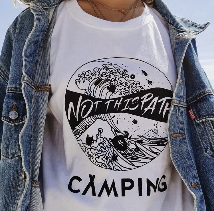 notthispath's tweet image. La preocupación por nuestro planeta y las ganas de cuidarlo han hecho que nos unamos con Camping’s para sacar estas camisetas de algodón 100% ecológico 🌱                                                 

Únete a la moda respetuosa con el medio ambiente.✨

#buildthechange