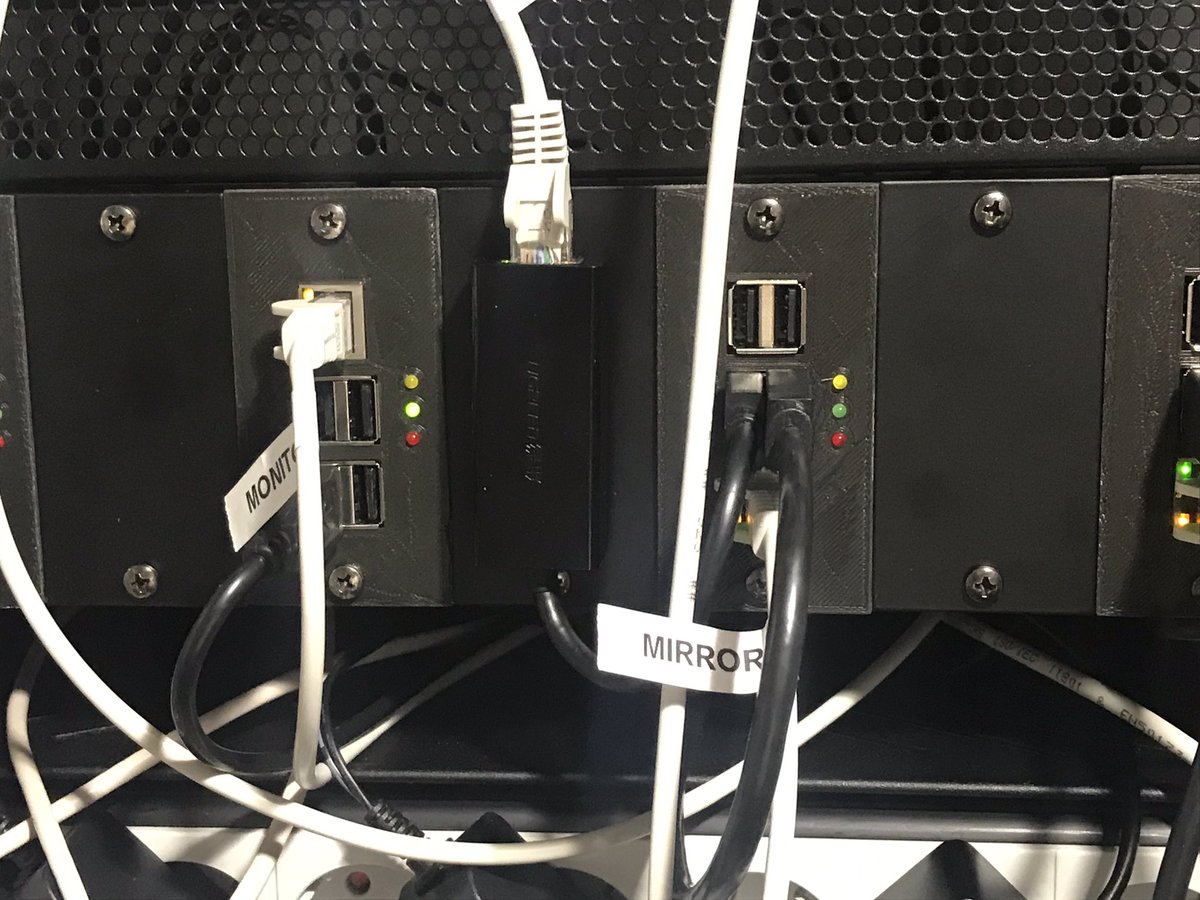 GerritBeine's tweet photo. Raspberry Pi im Rack montiert.
Yay :-)
Es leben die 3D-Drucker! https://t.co/I16X5D9bcp
