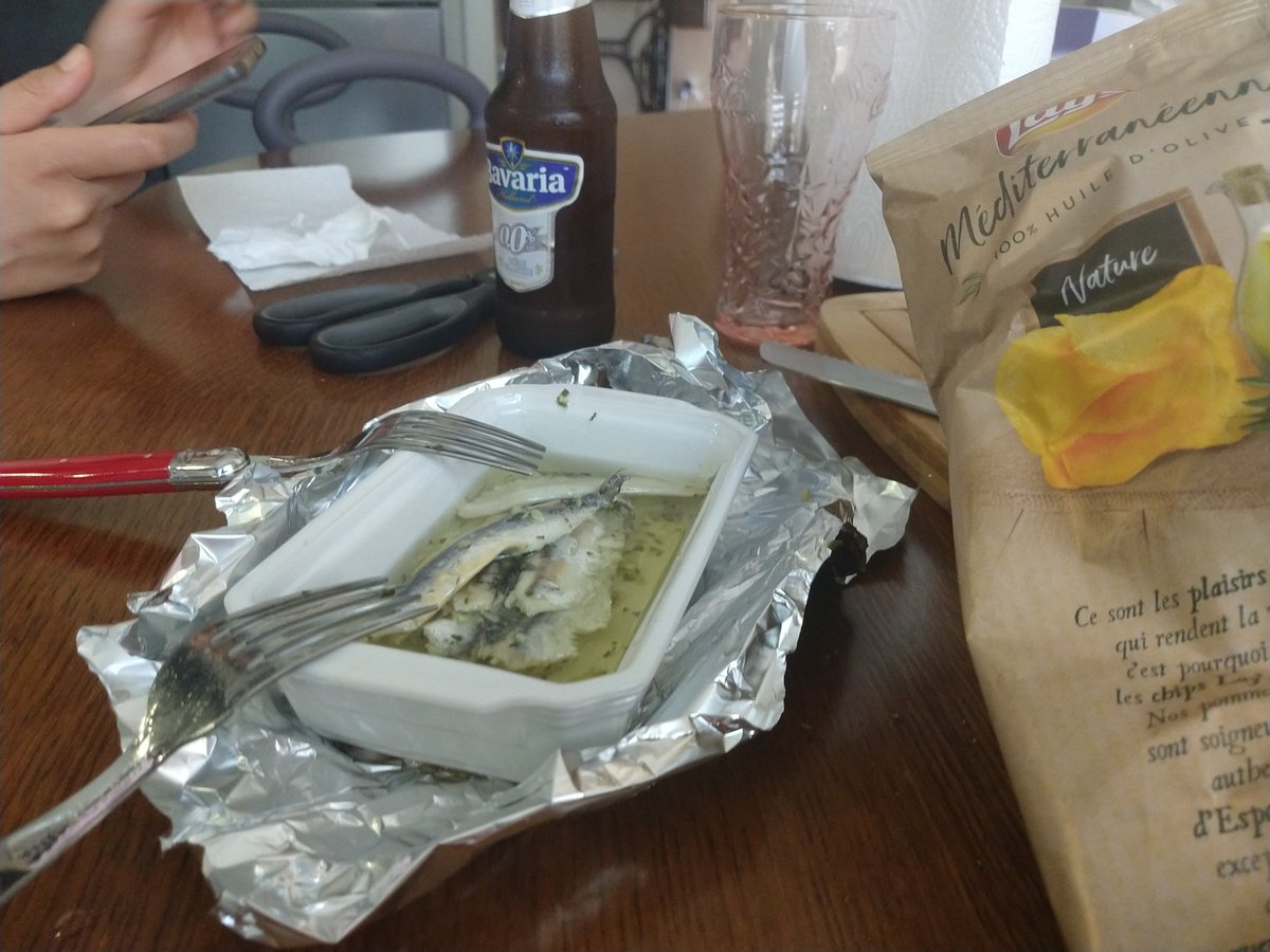 _Quimi_'s tweet photo. Curiosamente si se encuentran boquerones en vinagre en Francia. #Aperitiveando https://t.co/3Lu85o2SoP