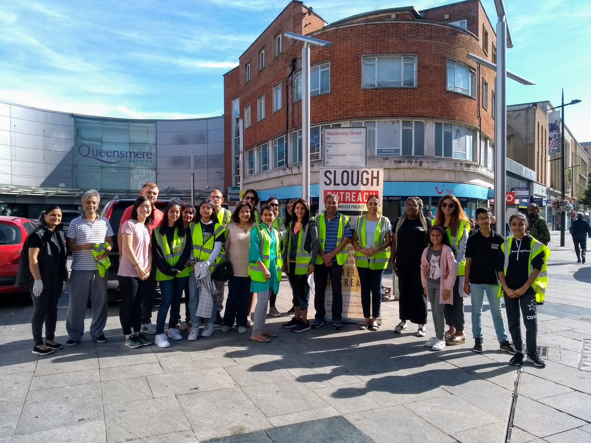 Sunday morning hot breakfast outreach session with our wonderful team of volunteers and professionals supporting those less fortunate in our community.
#SloughOutreach #WeCare 🙏❤️💯
#BreakfastFeed
#SundayLitterPick #CommunityFeed #LitterHeros