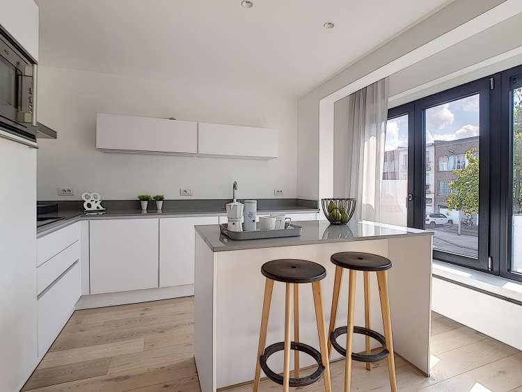 Een juiste opstelling is belangrijk, let op loop- en zichtlijnen
👉 Plaats geen meubels in de looplijn, zorg voor een goede doorstroming
👉 Zorg voor een goede verhouding van meubels, niet te veel, niet te weinig
Fotoshoot: buff.ly/2QaxYVM
#homestaging #vastgoedstyling