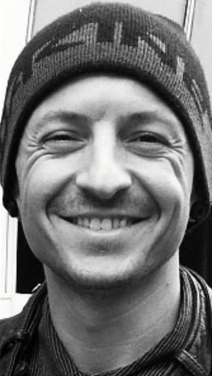 BinneyLouise's tweet image. Cannot begin to explain how much i adore this gorgeous man. My heart literally aches for you @ChesterBe, you've made me sing, dance, laugh, love, smile & cry. Your tenderness will never be forgotten ๐๐ฆ๐ญ๐
