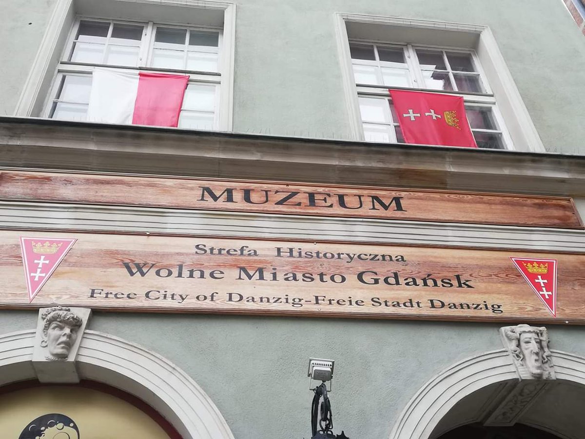 ContraMundumPL's tweet photo. Krew zalewa na miejscu 😠😠😠  Jaka strefa historyczna??????????????????

#wolnemiastogdańsk #polskigdańsk #polskiemiasto https://t.co/BRD0I9W2Jv