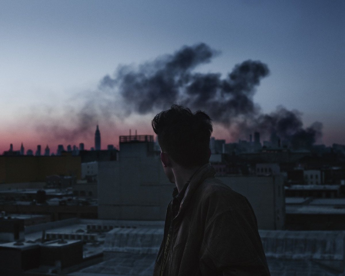 hellenhippocrat's tweet photo. In Baku
I guy
Looks around
On top
Of a bilding
He
Is shocked
At
What the oil
And its fires
Have done to his nation and planet
Devastating.

#iamwriting #WritingCommunity #poetry #poems #poem #fantasy #scifi #vaporwave #nature #enviornment https://t.co/eZ76lMPQQR
