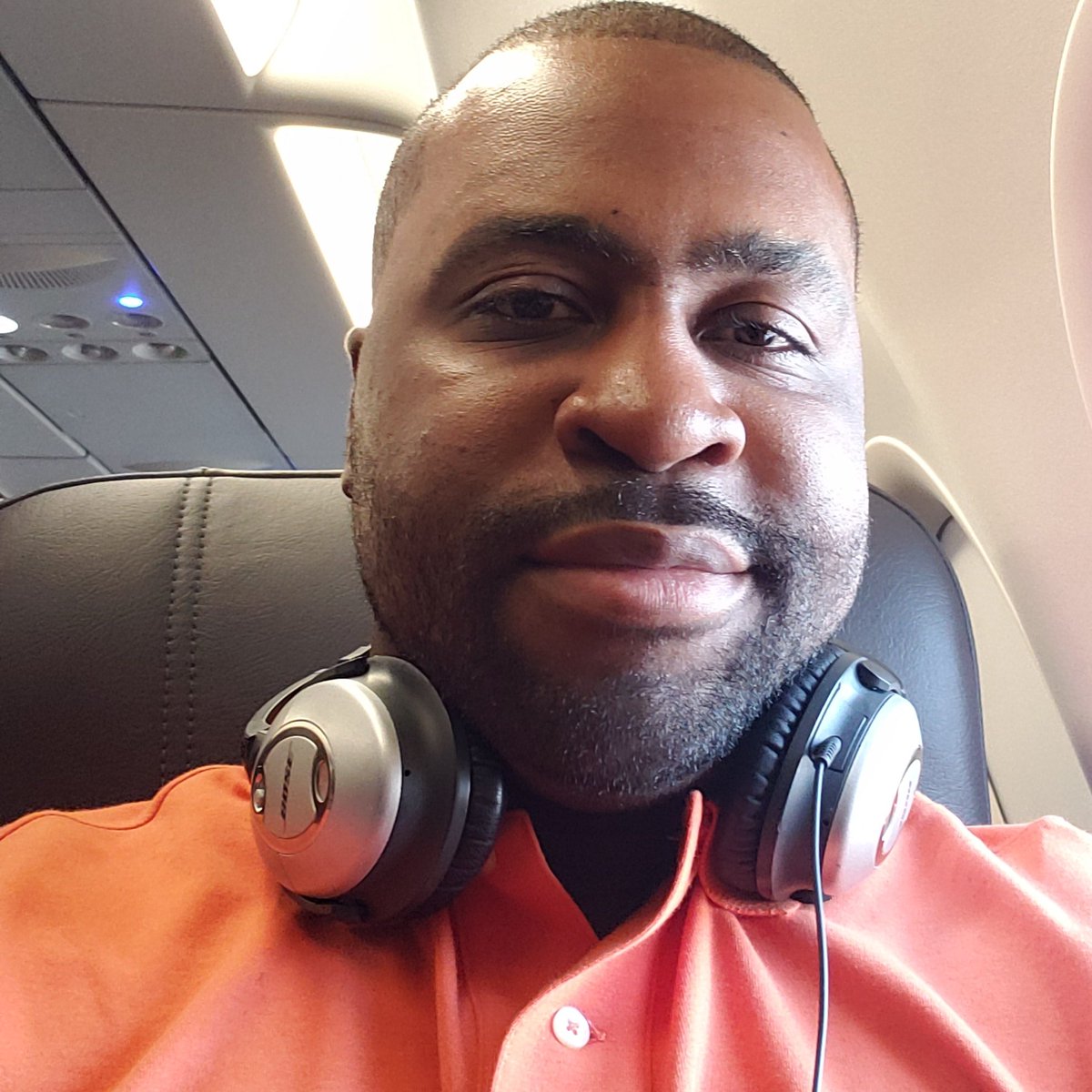 It's time to live life in the sky again. I'm on my way to Chicago as part of my connection to Wyoming USA. Taking off from Miami International Airport in Miami, FL  #jetlife_777 #lifeinthesky #doubletap #traveler #explorer
