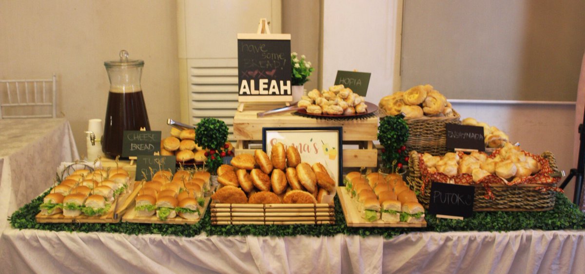 ShiiCanlas's tweet photo. Made this set up today. ☺️🥖✨ If there’s anyone who needs a bread station set up in their event, feel free to message me ☺️ #SiannasTeaAndPastries #pastries #breadstation #partyplanning #birthdayplanning #weddingplanning #weddings #grazingtables #birthdays #party #breadstations https://t.co/xj4tywkyKa