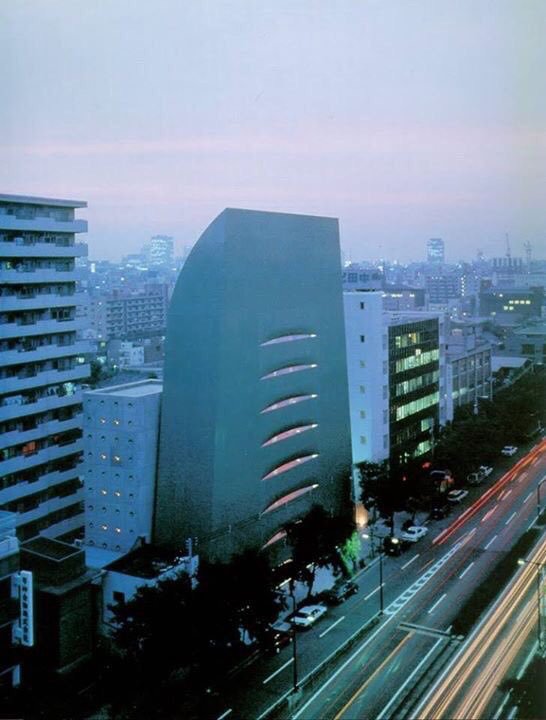 The great virtuoso Philippe Starck did many epoch defining product & interior designs, but less well known is that he was one of the most inventive architects of the era... this is his Le Baron Vert, Osaka 1992