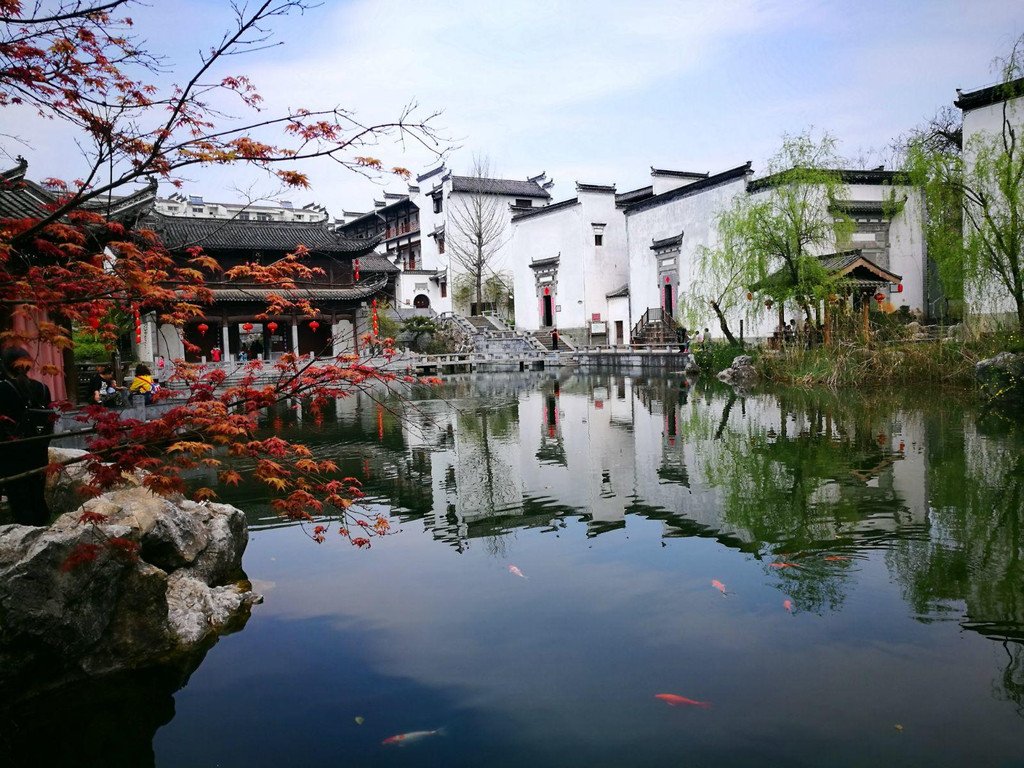 suhoxin's tweet photo. 한푸를 입어야만 들어갈수 있다는 중국 관광지, 강서희원 江西熹园

진짜 한푸입고 가서 인생샷 건지고 싶다ㅠㅡㅜ 갠적으로 봄 아니면 겨울이 제일 예쁠듯... https://t.co/uCFVZ9EdxW