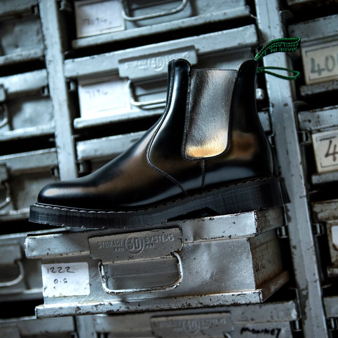 SolovairUK's tweet image. Our Limited Edition coloured-elastic boot collection has limited stock remaining. Click the link (bit.ly/2RQpD6U) to shop the complete men's or women's range whilst stock lasts!
.
.
#limitededition #dealerboot #chelseaboot #goodyearwelted #boots #madeinengland