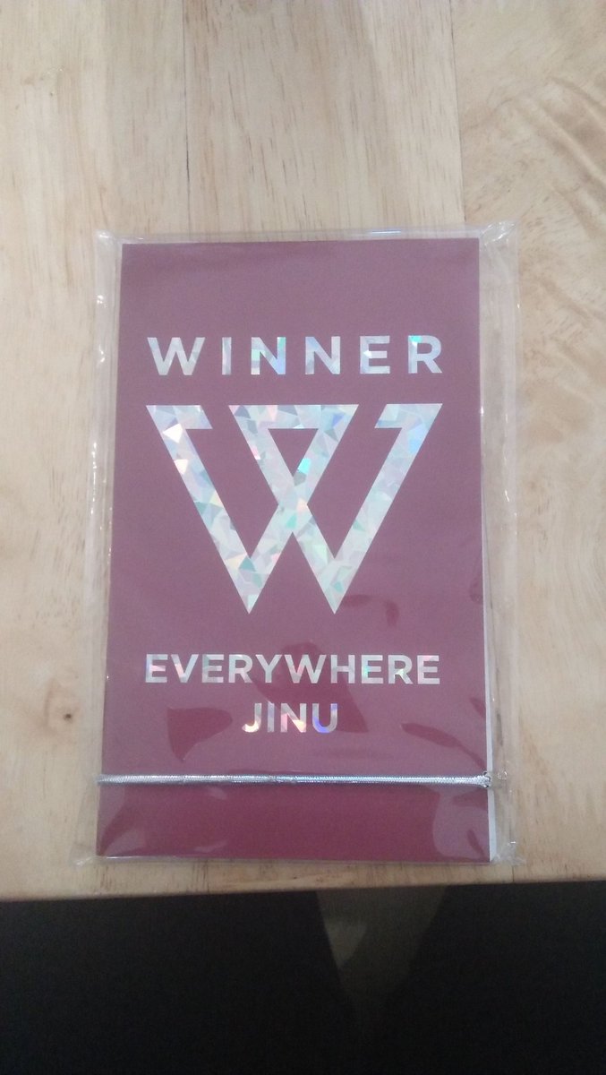 nuadriznasir's tweet photo. Thank you so much @winnerfied
And team for the event 💕 I've got to meet my lovely sisters. And I got new mutual friends too. It's really a wonderful day 💙 oh and thank you for Lucky draw too.. I love you 💙
#FiveYearsWithWinner #JinwooDayInMY https://t.co/wHaZoelgsl