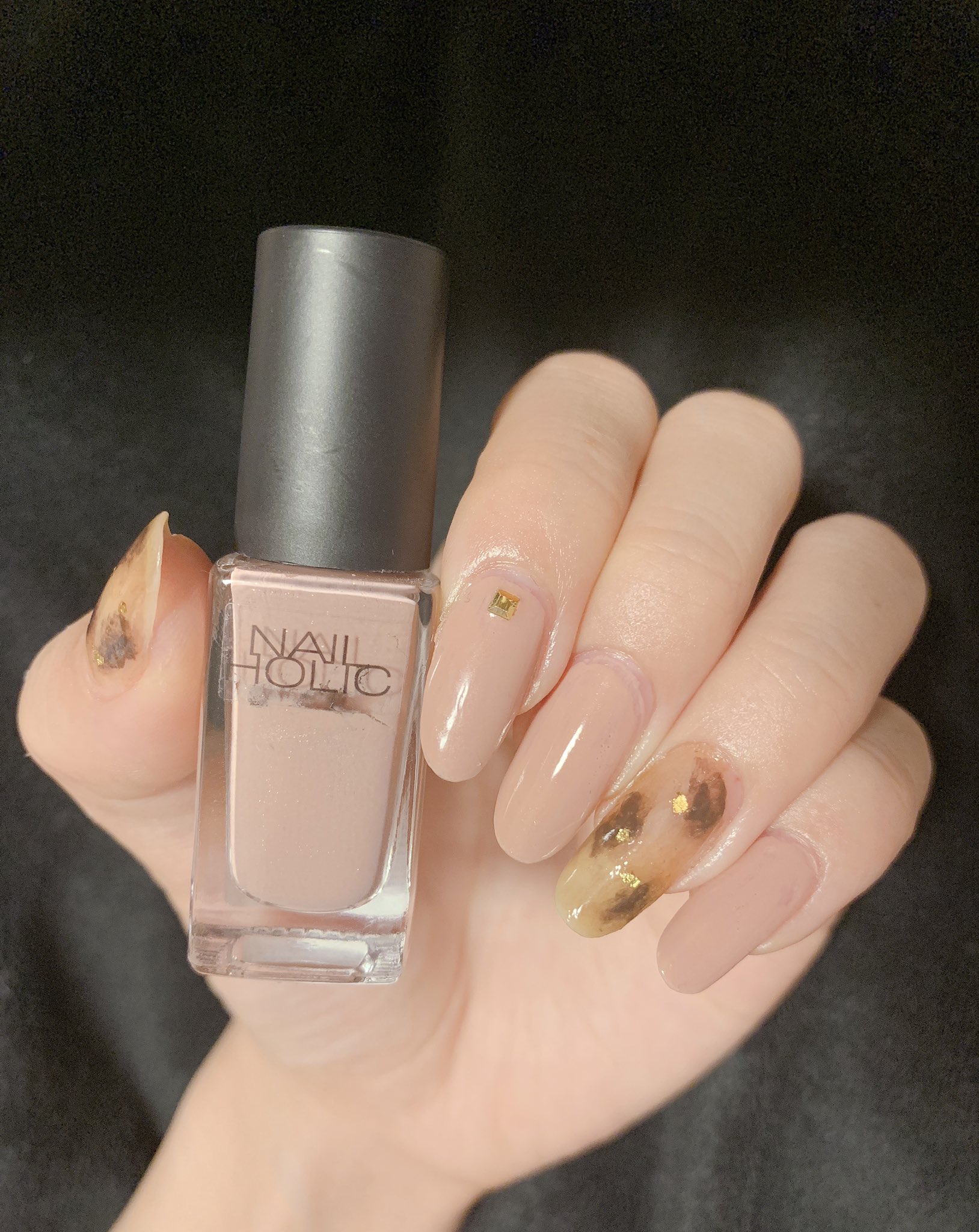 まろりん New Nail 初めてべっ甲ネイルに挑戦しました 黒のワンピースに合わせて落ち着いた色味にっ 秋が来た って感じで嬉しくなっちゃう 東京セルフネイルオフ会4 ネイルオフ会4エア参加 オフ会べっ甲祭り ちょうどべっ甲なので参加させて