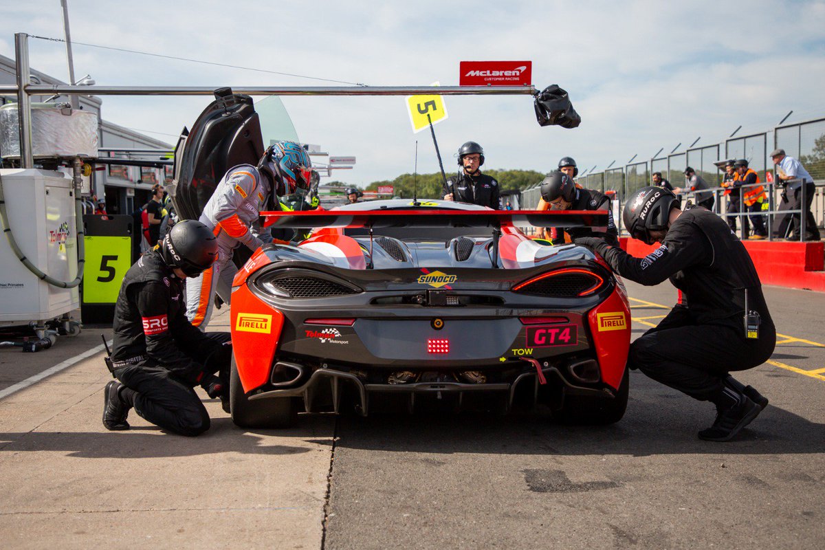 TolmanMsport's tweet photo. Over halfway through the @BritishGT #DoningtonDecider and @TolmanMsport has completed its compulsory driver changes.

@jordan_collard1 rose three places from tenth to seventh and @JamesDorlin six places from 15th to ninth during the first hour #TolmanMSport #BritishGT #McLaren https://t.co/eCVLa9T0yS