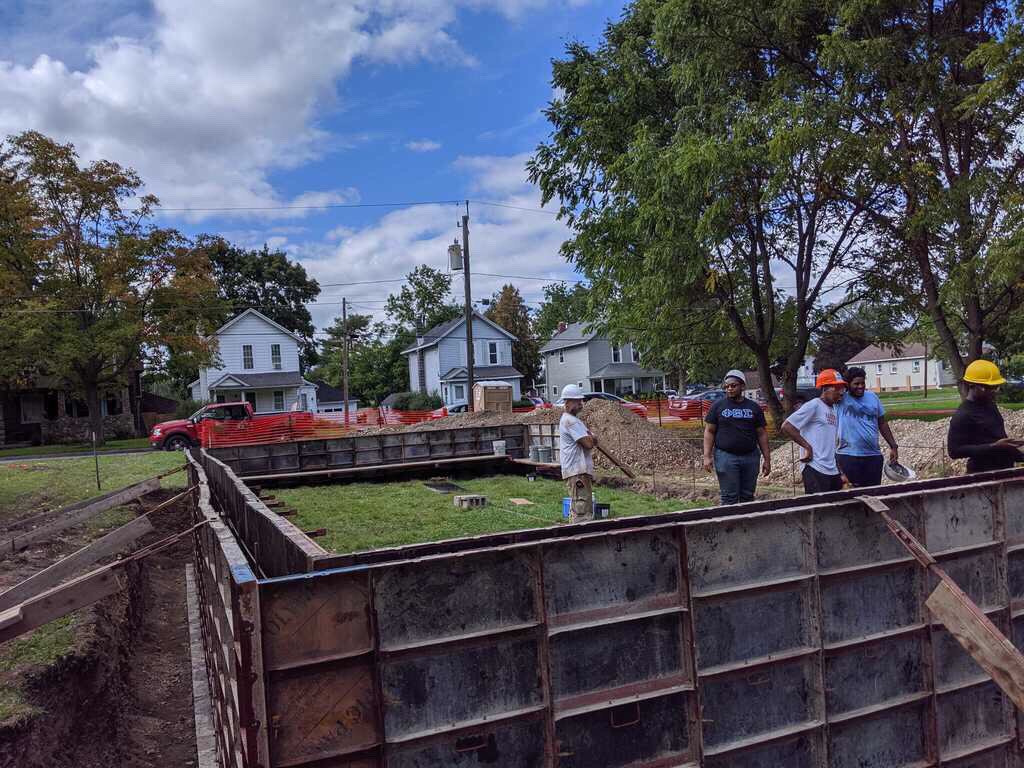 rit_nsbe's tweet photo. We had an amazing time yesterday with Habitat for Humanity! Putting in work in and out of the classroom👍🏾👌🏾 #OneFiyah🔥 https://t.co/akpE1F5QQ2