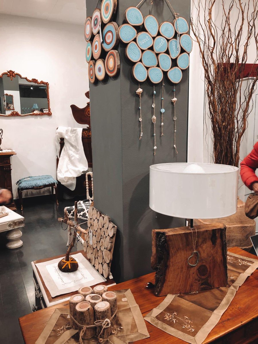 TallerRoserColl's tweet photo. 👀t’esperem al #curs de creació de #làmpades, #clauers, #espelmatòries, #penjadors, etc fets amb material #reciclat.
👩🏻A càrrec de @monmardesign
⏰Horari:
Dt o Dc de 10 a 12h
Dll o dt de 18 a 20h.
+info/inscripcions a:
📧rosercoll@rosercoll.com
📱93 830 63 95 https://t.co/ibHnify5pD