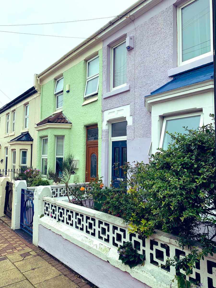 danieldaviesRPL's tweet image. On a walk around our neighbourhood and it’s great to see all the houses getting painted in different colours #VictoriaQuarter #NewBrighton the #RockpointCrew will be painting all the lampposts soon! @UKHofficial @Instoflicensing @NewBrightonNIBS @imaginewirral @WirralCouncil