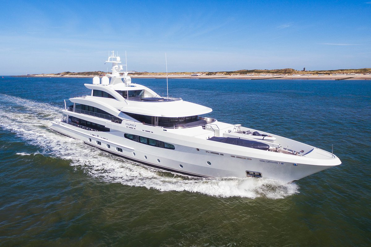 Dutchyachting's tweet photo. #AmelsHolland’s first Limited Editions 188 “#Volpini2”, which was #delivered July of last year, returned to #Flushing yesterday. Photos by @maritimephoto https://t.co/rdP5dZrIUN
