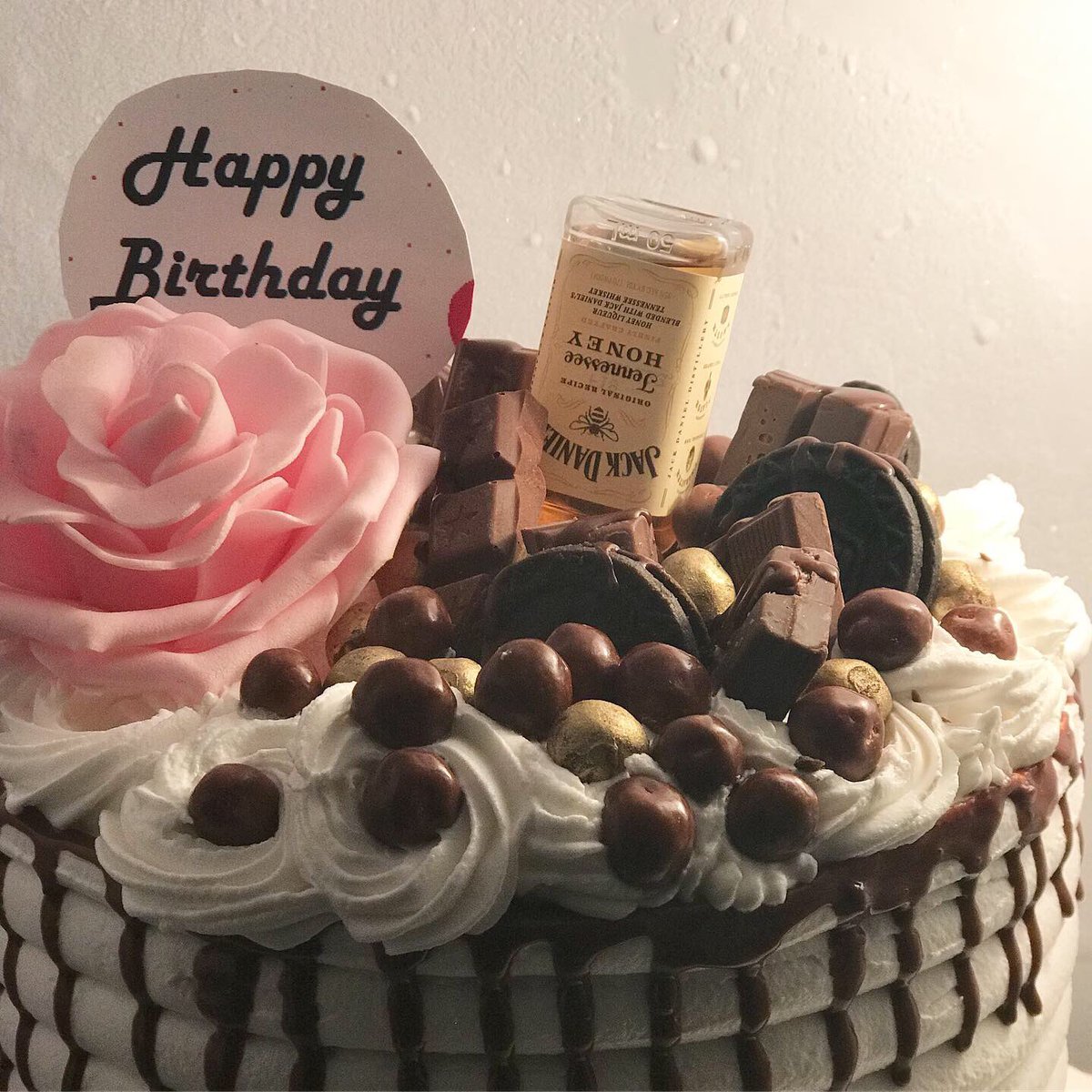 aeprilevents's tweet photo. Yummy week with our queen sitting pretty 💕❤️💕#birthdaycake #celebrationcakes #creamcakes #twittercakes #temacakes #accracakes #cakesintema #temabaker #ghanacakes #accrabaker #ghanacakevendorsblog #yummycakes #meltsinmouthcakes #moistcakes https://t.co/k1AmEu9NEb