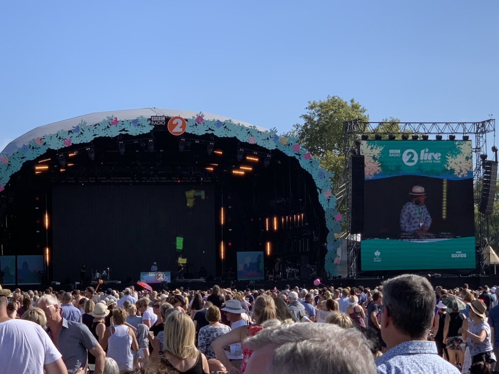 jw_darby's tweet photo. Amazing funk and soul DJ set by @CCfunkandsoul  #hydepatk #radio2 https://t.co/cVMeYk2klE