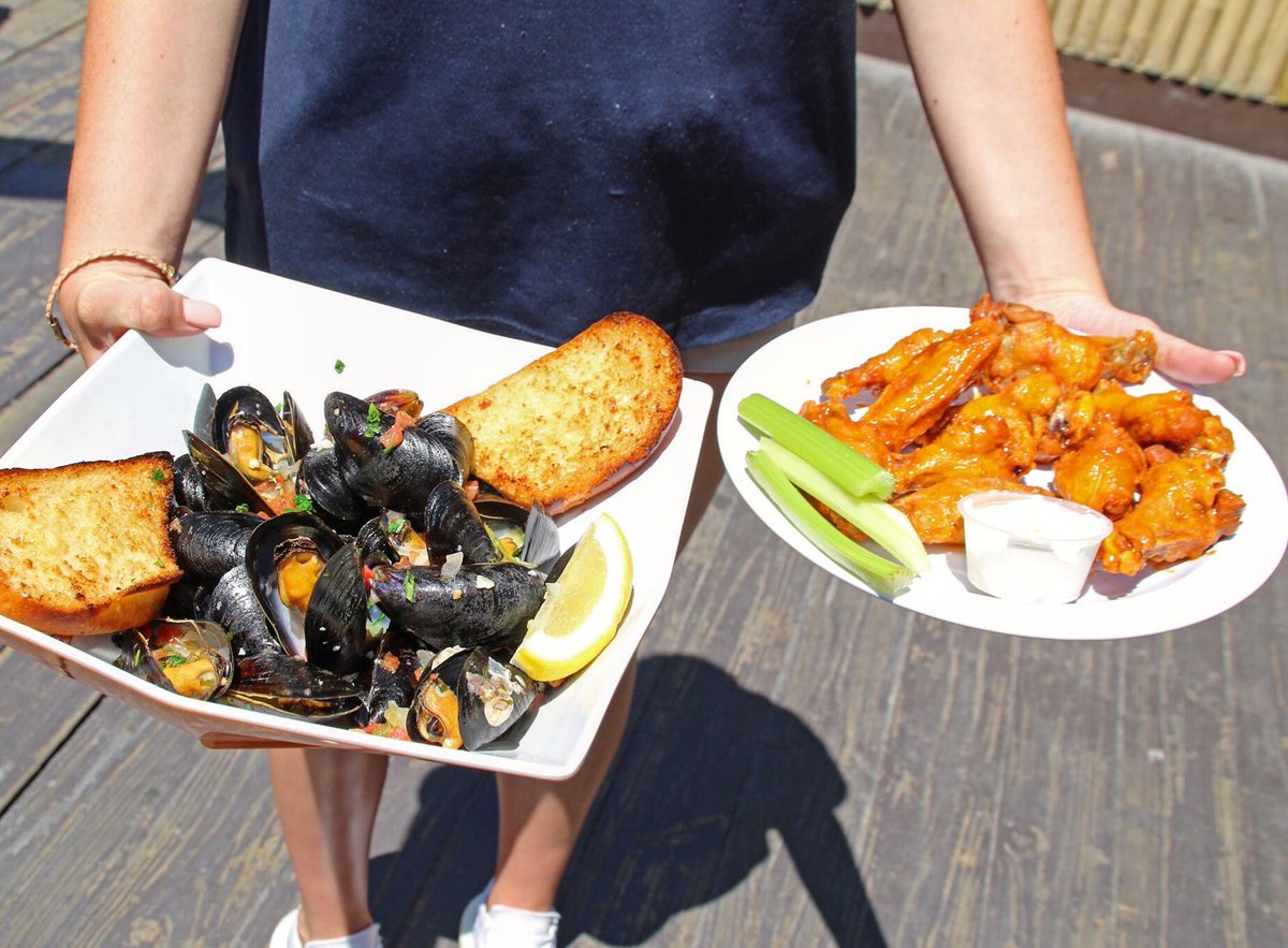 DublinDeckTiki's tweet photo. Serving up an amazing Sunday Funday!  Corn hole, half price wings, football, sunshine and Power House live at 4 pm! Don't miss the last days of Dublin under the palm trees! ⠀
🌴🌴🌴 #DublinDeck #CornHole #HalfPriceWings #Patchogue #DublinSummer #PatchogueRiverfront #PowerHouse https://t.co/jpoowk9bgx