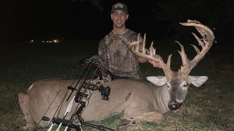 SPORTSMANchnl's tweet photo. Tory Pegg poses with his Guilford County, NC beast from opening day of the 2019 archery season. The buck has a massive rack green-scored 199 4/8 & 31 points. Read the full story here, https://t.co/vUnwPURbmx!
#IAMSPORTSMAN #ncbuck #bigbuck #deerhunting #bowhunting #northcarolina https://t.co/3jAA32z3D1
