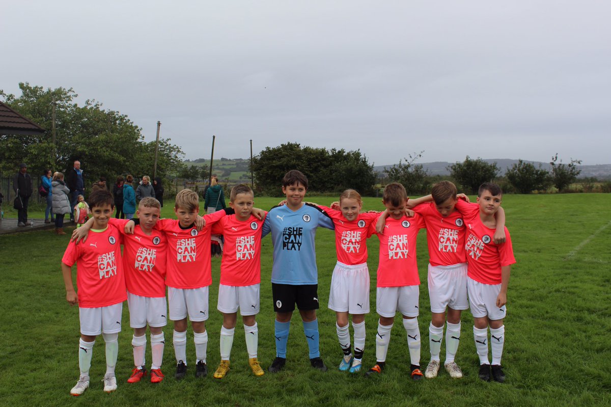 GlensideJuniors's tweet photo. To mark the occasion of us hosting our very first home game, we decided to produce a limited edition pink kit. And to honour the commitment of our only female player, we donated the sponsor space on the kit to @SheCanPlayUK https://t.co/Fs1XgSmY0t