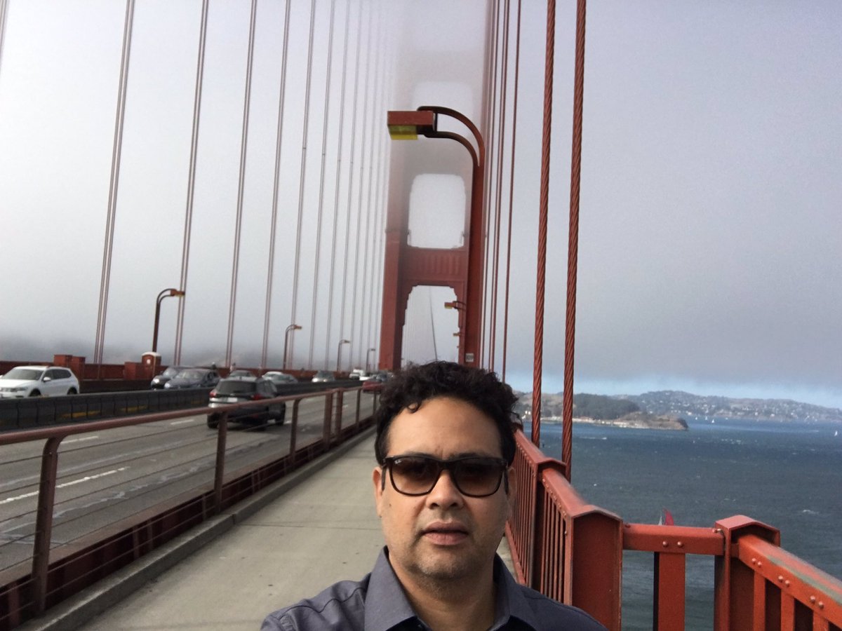 VikasSharmaCG's tweet photo. After attending a very informative Partner Advisory Council, admiring the beauty & architecture of Iconic Golden Gate Bridge. #OOW19 #soacommunity #OraclePAC https://t.co/ESLvpILEmP