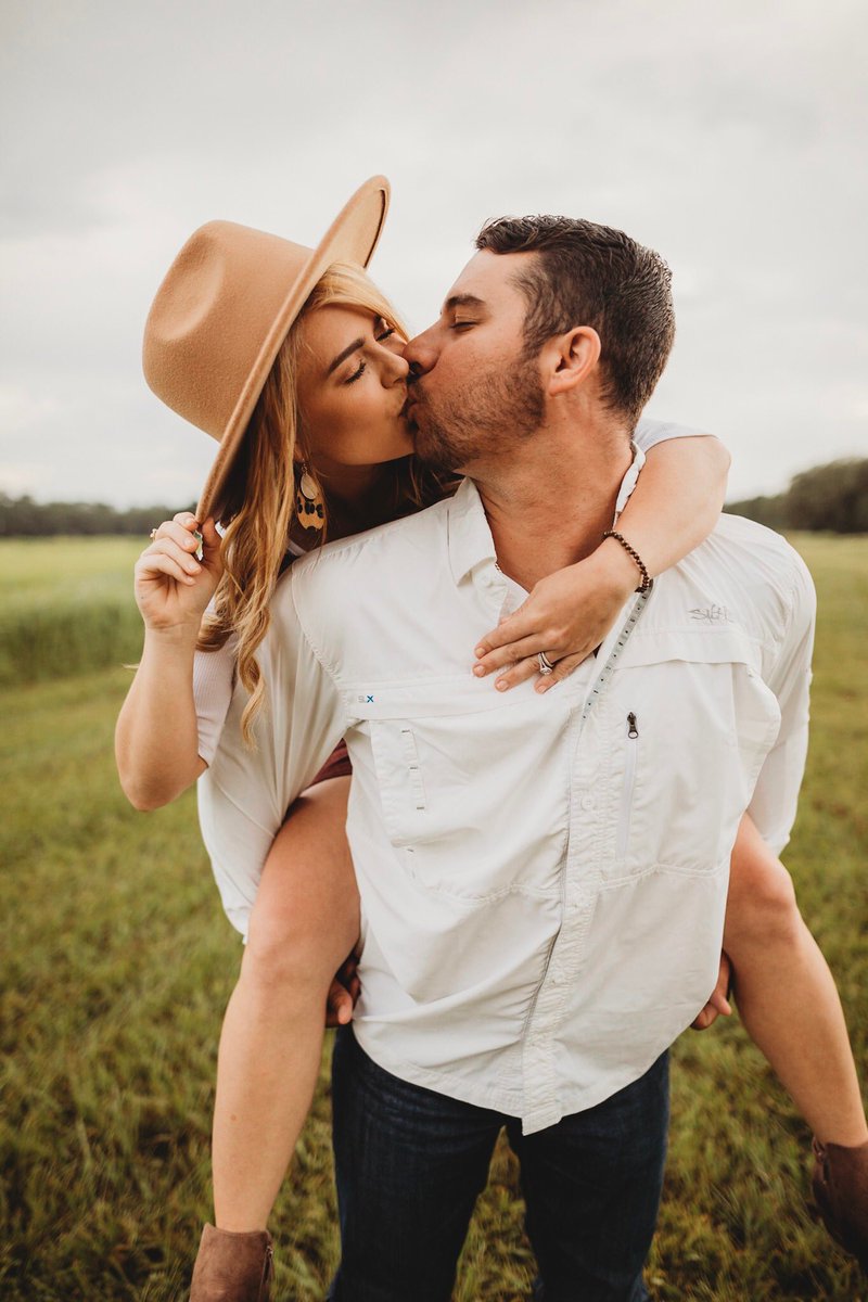 danielleiirene's tweet photo. This was supposed to be our announcement pictures, but after finding out we lost the baby we still decided to get pictures done &amp; I don’t think I’ve smiled this much in weeks. I am beyond thankful to have his hand to hold &amp; have someone who makes the dark times seem brighter. https://t.co/RZdidby33c