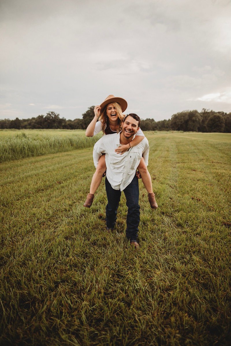 danielleiirene's tweet photo. This was supposed to be our announcement pictures, but after finding out we lost the baby we still decided to get pictures done &amp; I don’t think I’ve smiled this much in weeks. I am beyond thankful to have his hand to hold &amp; have someone who makes the dark times seem brighter. https://t.co/RZdidby33c
