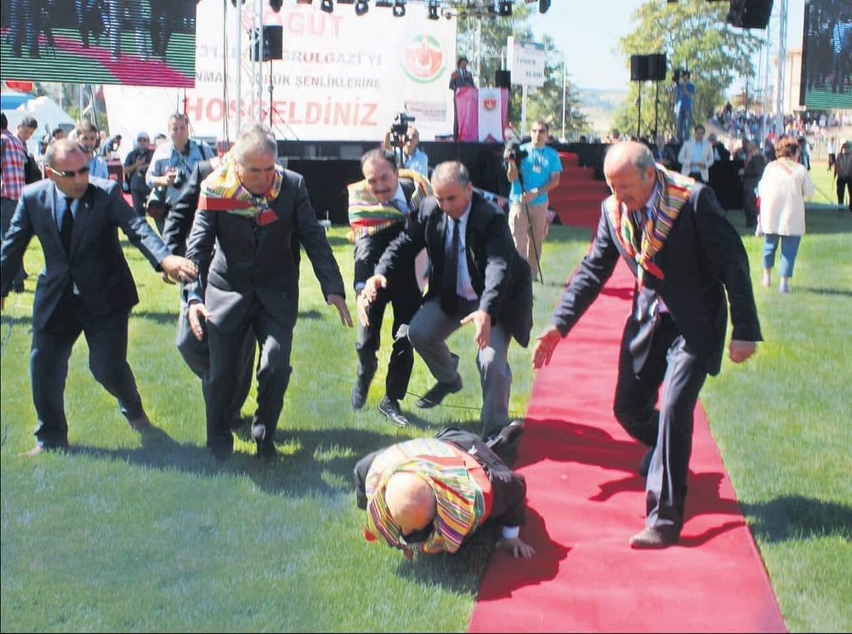 Tavuk mu kovalıyorsunuz bu nedir yaaaa? #devletbahçeli #bahçeli #devlet