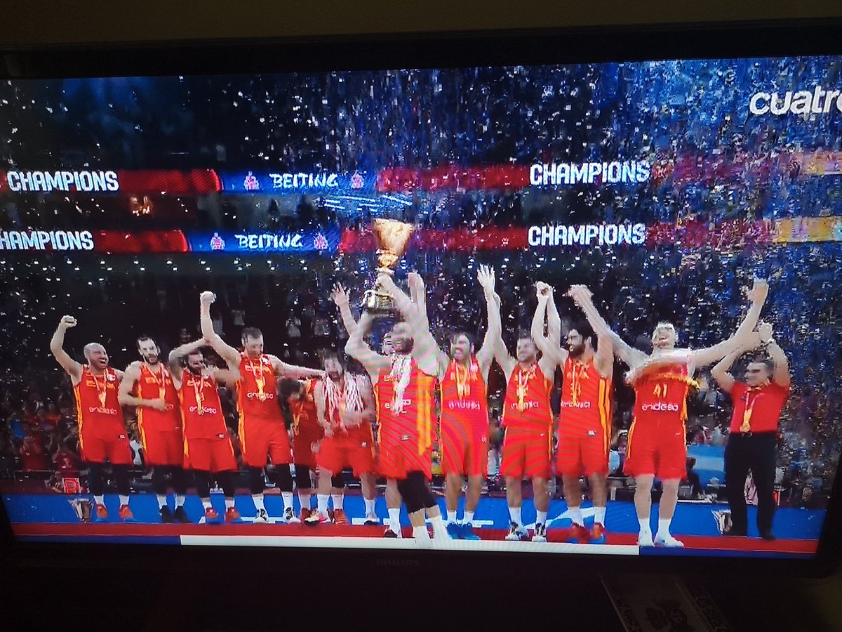 Muchas gracias ¡CAMPEONES! por alegrarnos el día. España campeona del mundo de baloncesto 2019. #FIBAWorldCup2019