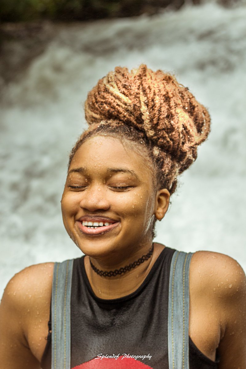 Splendof's tweet photo. Hey guys, this is a portrait of @i_preezah
Photographed by me.
Please Like and retweetππ
#photography #recent #image #nature #Nigerians #Trending #portrait #SundayThoughts #SundayMotivation #SundayService #BBNaiija #picture #Betterchallenge #Tbillion #HumanBeing_Bad #Fury https://t.co/QtRcpegG0S