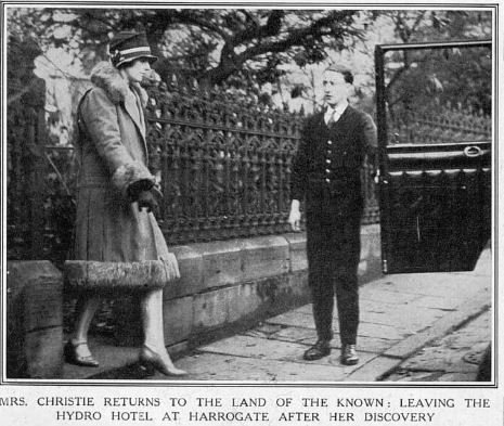 EEgzKMjXUAI-8G0 TOP 10 | Dez fotos polêmicas e impressionantes da literatura