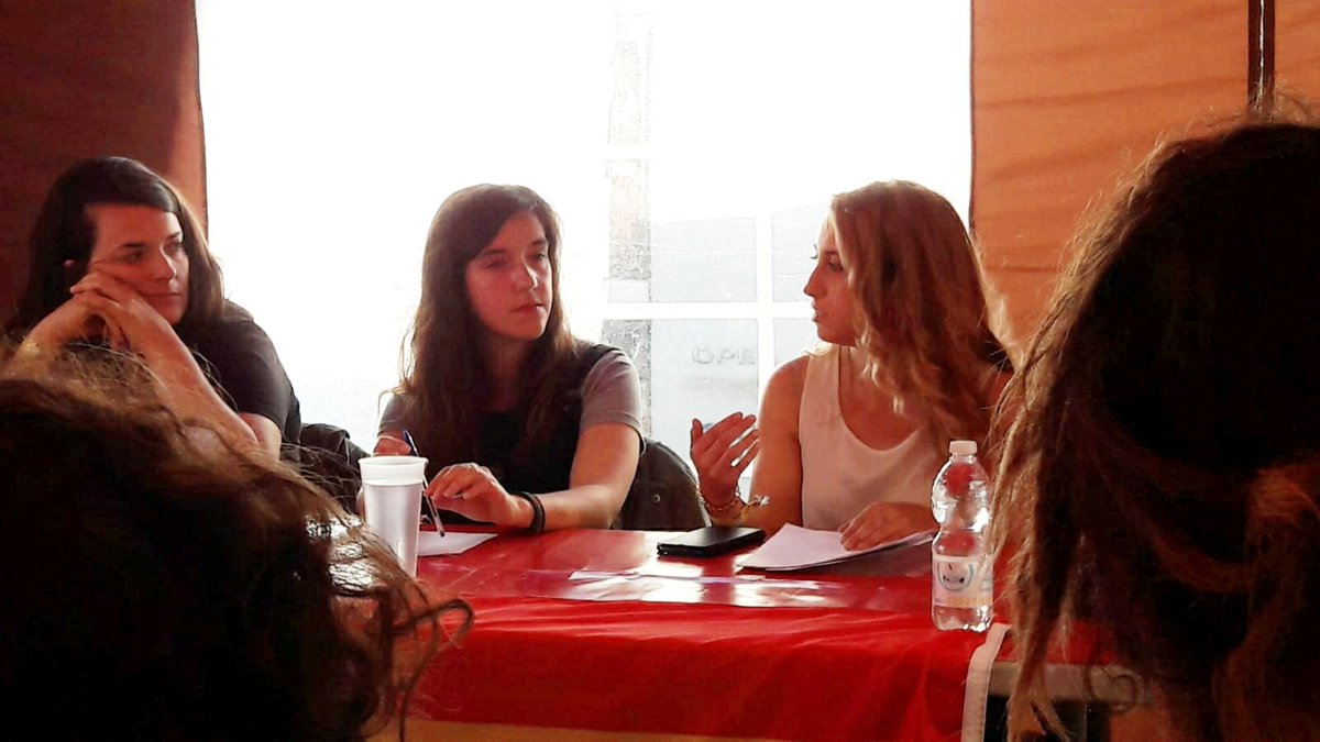 IUExterior's tweet photo. 🤔 ¿Te has perdido la charla de @nereafercor, @Normavonschumm1 y @NataRuizPoveda de esta mañana en la @FetedelHumanite?

📹 ¡Aquí tienes el vídeo íntegro! https://t.co/zxxDq1d6TI https://t.co/WwmRaHNZ1v