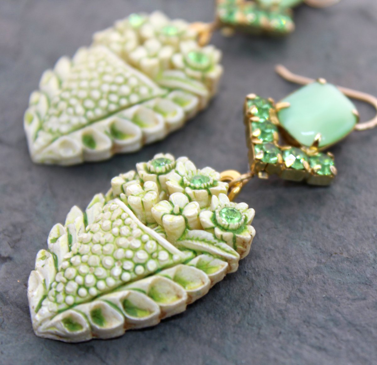 lbergeron74's tweet photo. Mint green celluloid and rhinestone earrings paired with green rhinestone thermoset earrings. A match made in heaven, also available at https://t.co/InRaVU1K47 https://t.co/uFlT9egtrl