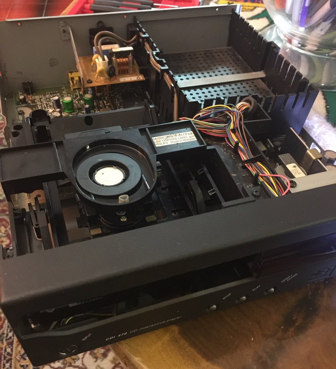 ray_tubular's tweet photo. Trying to fix the spindle on this #CDi ๐ฟ, something no guide mentions is that under the spindle there is a small piece of wire that you need to be careful with. Hope I can get this thing working again! #CDIsunday https://t.co/LYZgyOq6dq