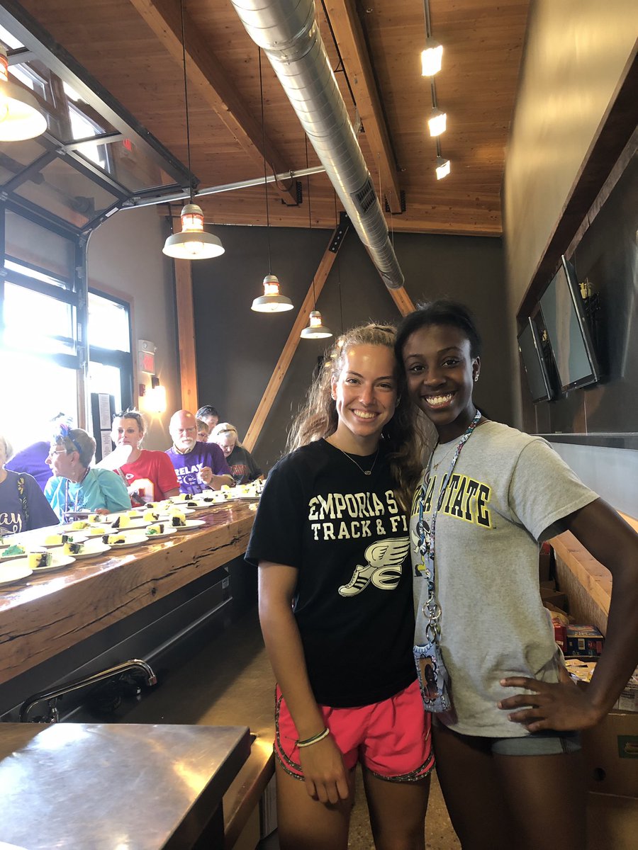 _Coach_SBaldwin's tweet image. Emporia State Track &amp;amp; Field athletes spent yesterday helping out with the Relay For Life event here in town. Our atheltes contributed to setting up for event, running the registration table, and serving dinner. Thanks for all the help hornets! #ESUTF #StingersUp 🐝💪🏼💜