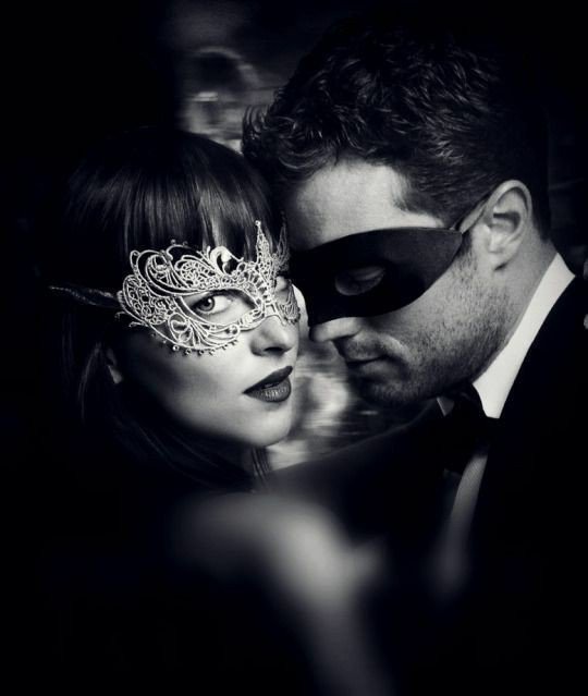 susss_34's tweet image. Hadi mesafeleri unut !
Geceyi AŞk&apos;a boyayalım ADAM...