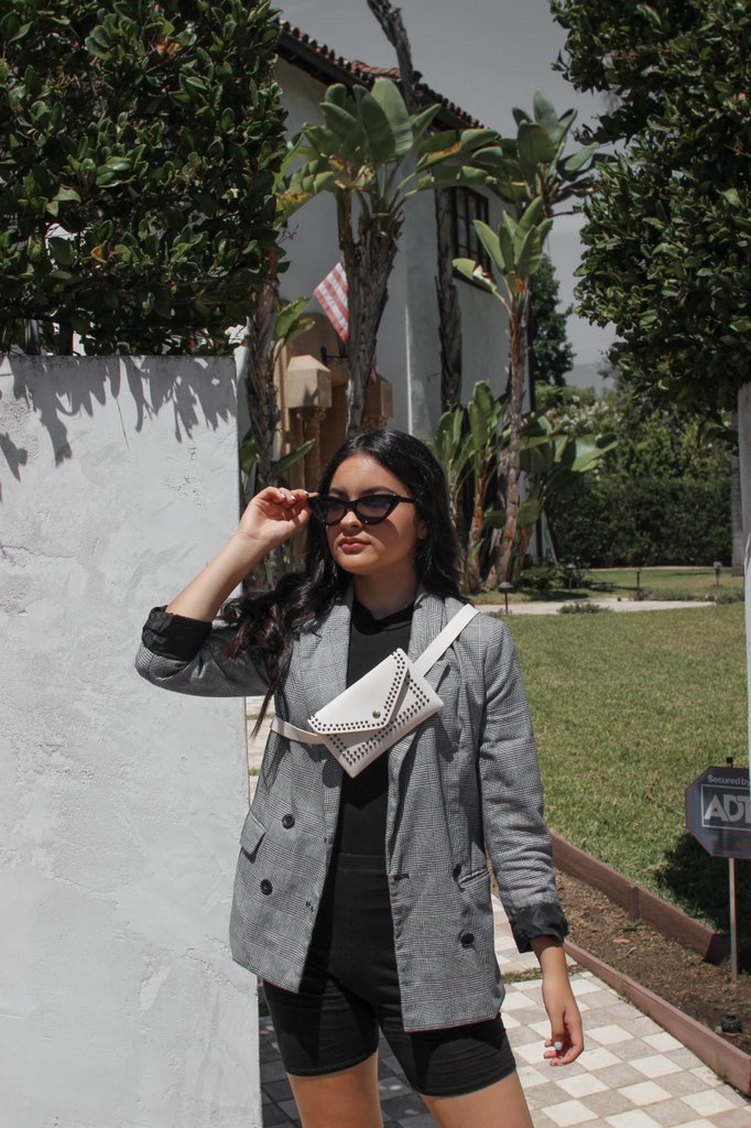 ShopDelCarmen's tweet photo. Wondering where the weekend went?! ๐ค Grab our last Jades bag for 20% off with code BAG20 ๐๐
https://t.co/0Kej9GfS1Q
#weekendootd #studdedbag #studs #bag #accessories #beltbag #shopdelcarmen #latinaowned #latinablogger #ootdfash #ootdfashion #ootdinspo #outfitinsporation https://t.co/icG4KlQaGm